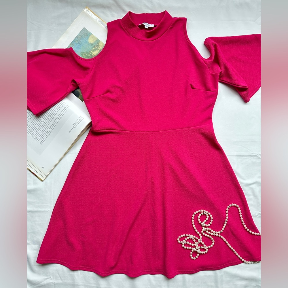 3/50$Simply Be Fuchsia Cold Shoulder Dress